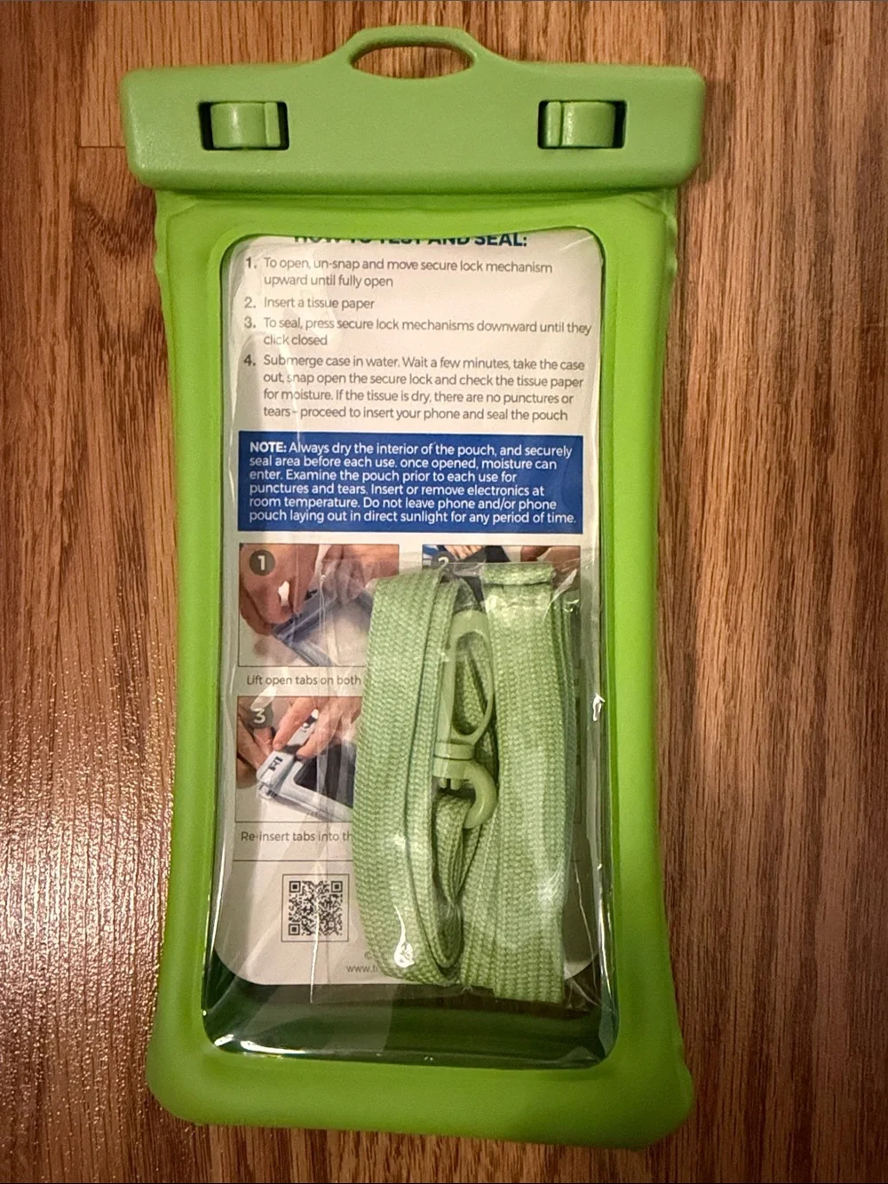 Travelon Lime Green itFloats Waterproof Floating Phone Pouch